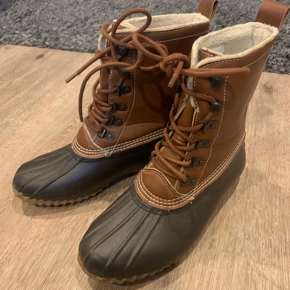 Duck boots